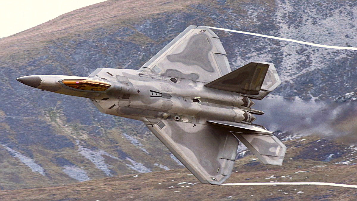 ABD’nin Hiçbir Ülkeye Vermediği Gökyüzündeki Ölüm Makinesi: F-22 Raptor