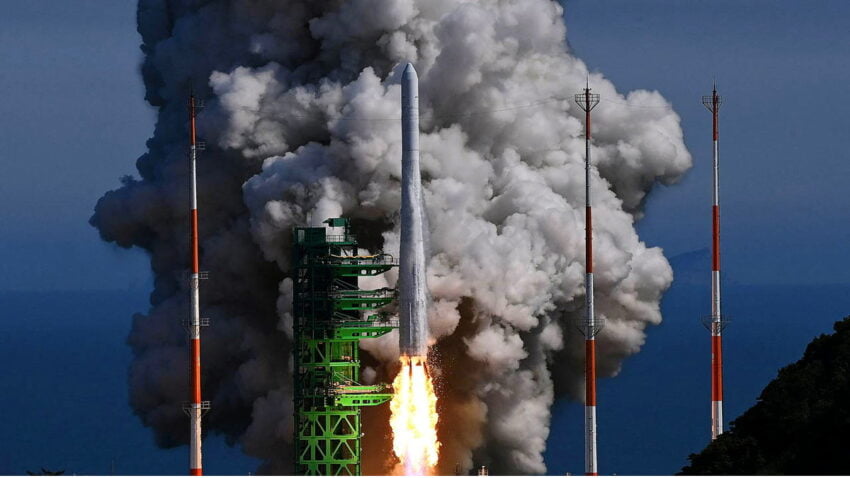 Güney Kore’nin İlk Yerli Roketi ’Nuri’ Uzaya Fırlatıldı