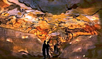 Lascaux Mağarası: Duvar Resimlerine Hayran Kalacağınız Yer