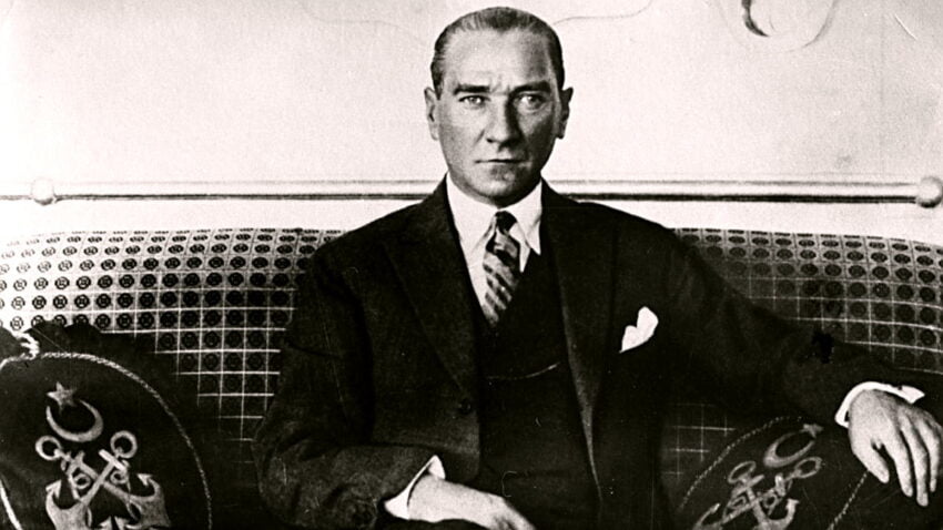 Mustafa Kemal Atatürk’ün Sağlığında Çekilen Görüntüler!